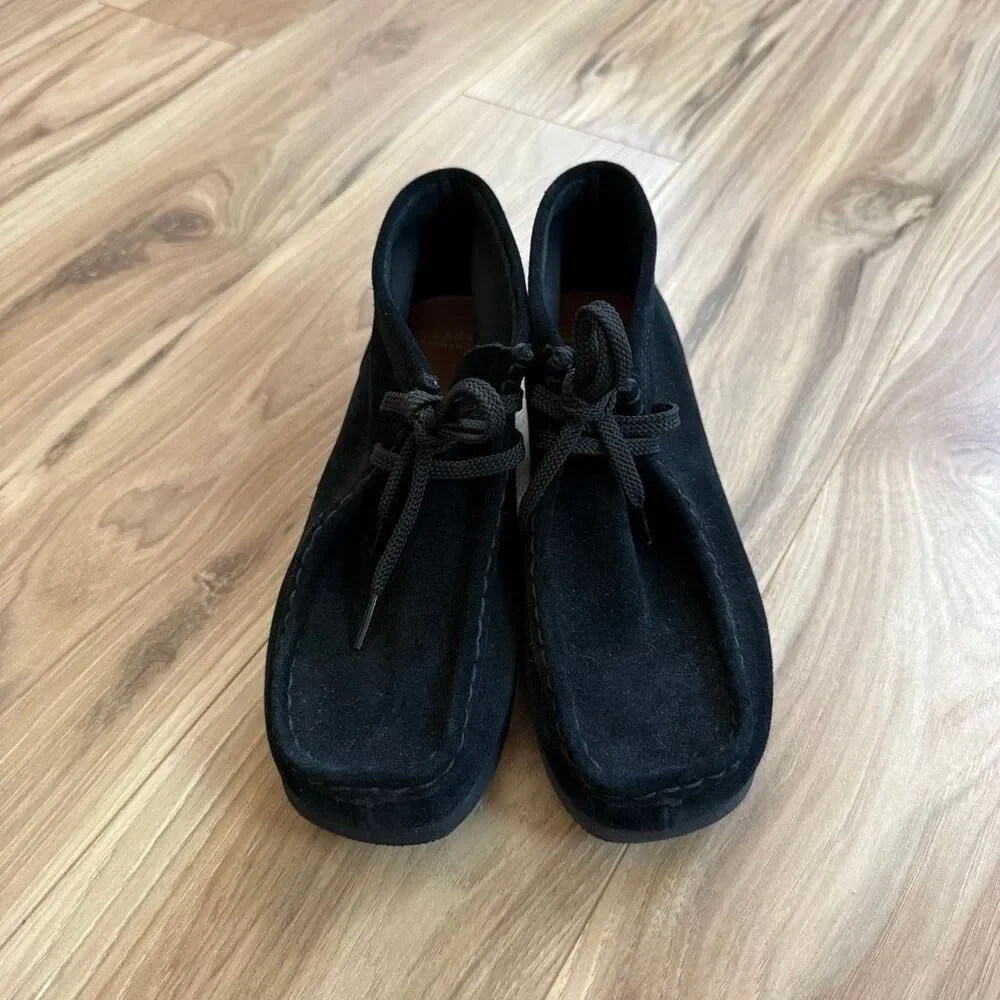 Clarks Wallabee Older Black Suede Kids Size 4.5 EUC